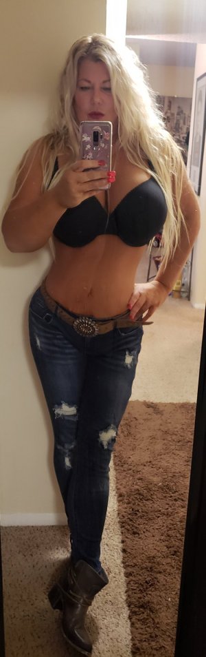 Laura-lee incall escorts in Wallingford Center Connecticut