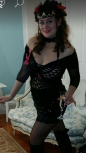 Mayllie outcall escorts in Willowick